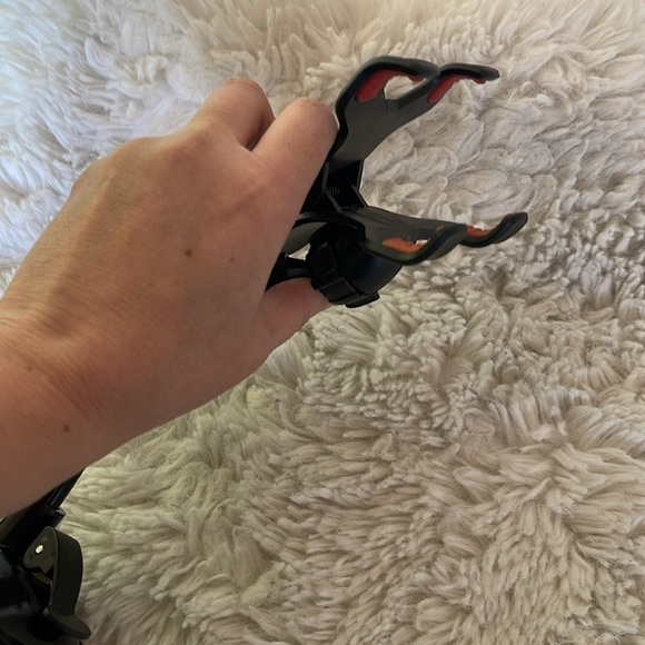 Universal Black Car Phone Mount - Picture 2 of 5